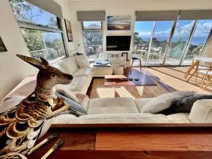 Sunrise on Falie Seaview Eco Accommodation - Seal Bay