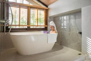 Poetic Riverside Villa - Steps to Hoi An Night Market