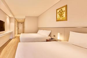 Phòng gia đình 2 giường (Family Twin Room)