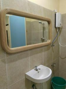 Jakes Coron Lodging Home