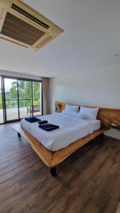 Steberg 6, Villa with sea view in Meanam