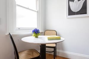 Designer Studio in Grand Manor 20 min From Sydney