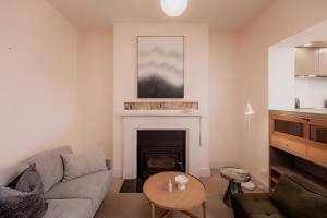 Georgian built Battery Point cottage