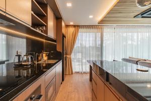 Chariot by Villacarte