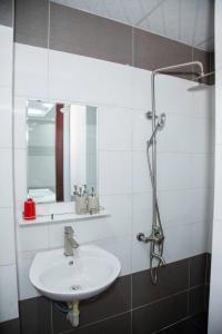 KHÁCH SAN AN AN Bàu Cát