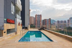 Apartasuite Sabaneta Vista a la ciudad parking