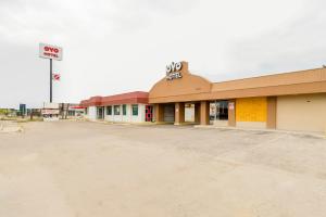 Oyo Hotel San Antonio Lackland AFB Seaworld Hwy 90 W