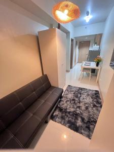 UNISTAY Shore 3 Pool View w Balcony near MOA