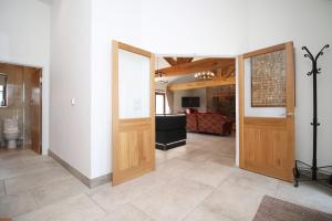 Cohost Partners Charming Barn Stay