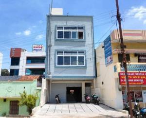 Townhouse Lb Nagar Near Kamineni Hospital
