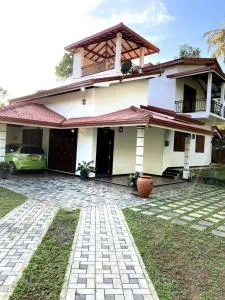 Peaceful Savannah Villa & Safari - Ihalagoda