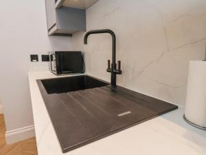 The Salisbury Apartment 202