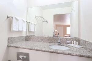 Days Inn by Wyndham Westley