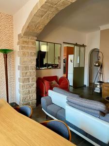 Maison Méditerranéenne proche du cœur de ville, avec piscine