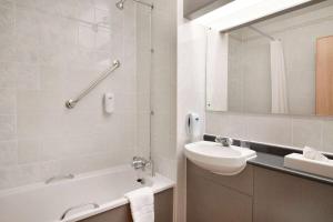 Twin Room room in Days Inn Southampton Rownhams