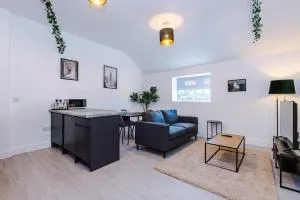 Cohost Partners Chic Stay Heart of Warrington - Sankey