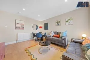 2 Bed Sleeps 4 in Dunfermline - Saline