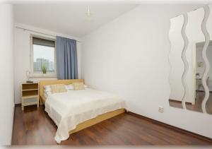 Beautiful City Apartment by Noclegi Renters