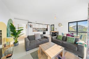 Bright modern apartment with lake view in Evian