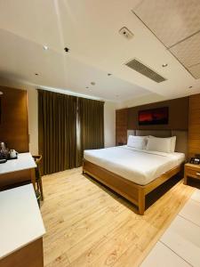 Townbridge Hotels & Suites