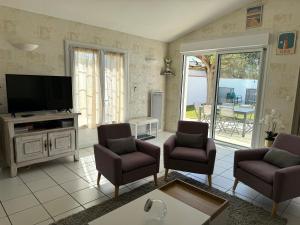 Maisons de vacances ღ Villa des Grasses - Piscine Chauffee, Jardin & Wifi : photos des chambres