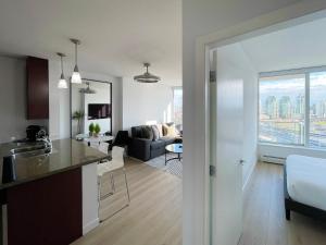 Condo Downtown Vancouver - Near Rogers Arena & BC Place w Parking
