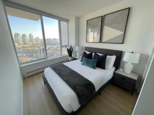 Condo Downtown Vancouver - Near Rogers Arena & BC Place w Parking