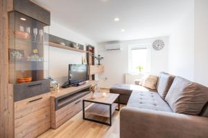 Apartment By The Forest