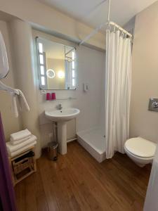 Hotels Hotel Le Progres Dorlotel : photos des chambres