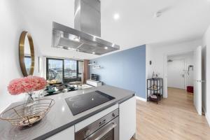 Spacious Modern 2BR Apartment in the Heart of London