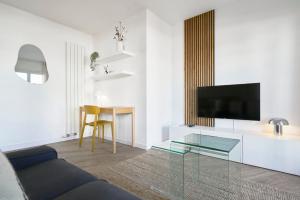 Appartement une chambre avec 3 balcons et parking