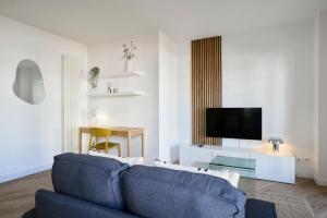 Appartement une chambre avec 3 balcons et parking