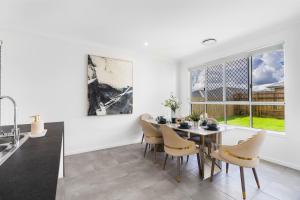 Brisbane Family House with Ensuite&Centralised AC