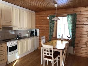 Cozy Cottage in Kerimaa