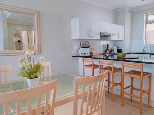 The Waves Empire Apartment