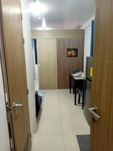 Lens Den - Flat in Pasay City Mall of Asia Manila