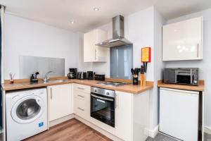 CityCentre Apt-contractors relocators-workers-short medium long stay-free parking