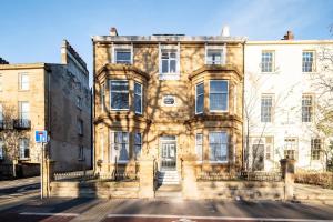 CityCentre Apt-contractors relocators-workers-short medium long stay-free parking