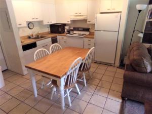 Snowflake 1 Bed plus Den 2 Bath SFAF