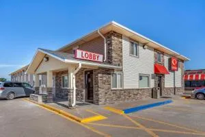 Econo Lodge Hays I-70 - Hanston