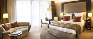 Premium King Room with Balcony room in AlpenGold Hotel Davos