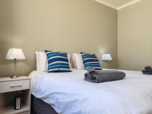 Sunrise Deck Empire Apartment