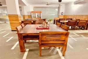Capital O Kanha Guest House