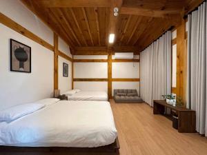 Luxury Hanok Blue Serenity