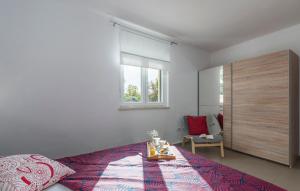 Villa Marilu, modern villa with pool near the sea