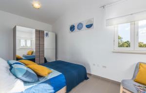 Villa Marilu, modern villa with pool near the sea