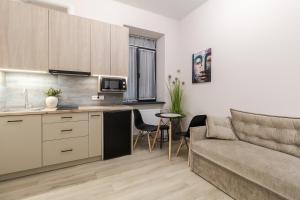 DeMar Apart Doroshenka