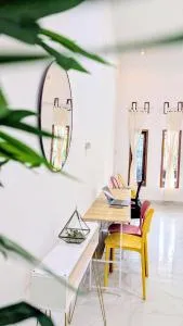 Homey Guesthouse Sukomanunggal Syariah - Gresik