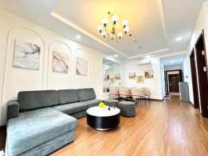 Victory Homestay Times City