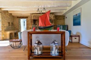 Maisons de vacances Longere Kerinis - Maison avec grand jardin : photos des chambres